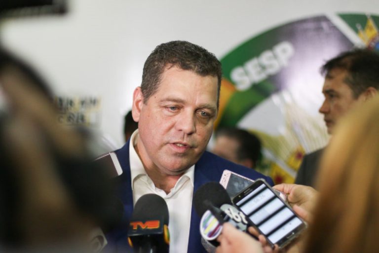 Rocha sai em defesa de Mara e diz que Frota ‘vendeu o corpo em filmes e para a esquerda’