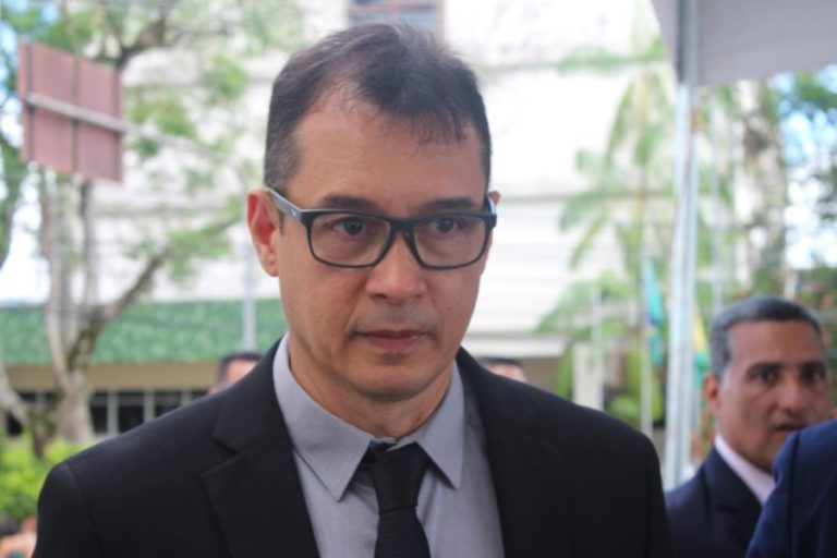 Secretário diz que decreto não é lockdown, mas aglomerações nas ruas estão proibidasdesta