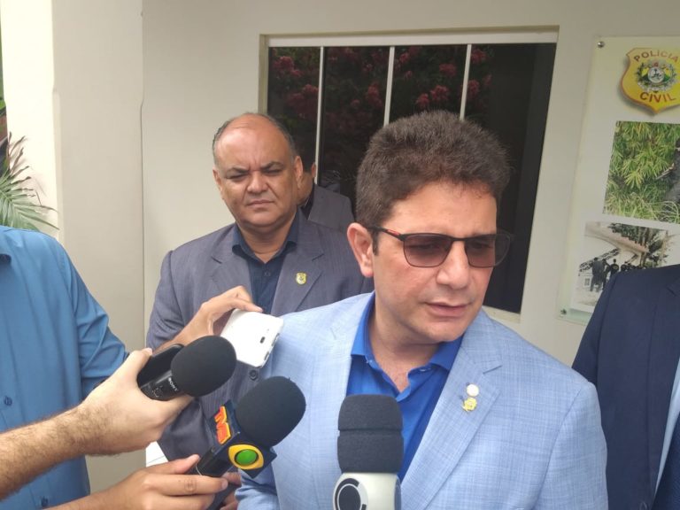 Gladson decide nomear 21, mas exonera 15 comissionados nesta quinta-feira