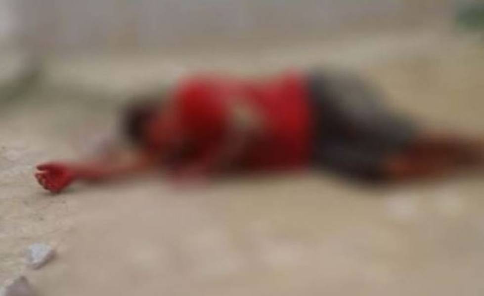 Mulher é morta a pedradas e mãe fica sabendo ao ver foto em grupos de WhatsApp