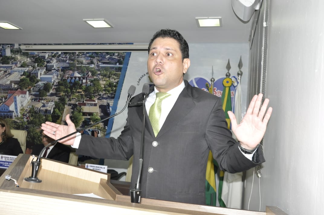 Vereador diz que coronavírus não é um monstro: “Estão querendo fazer um”
