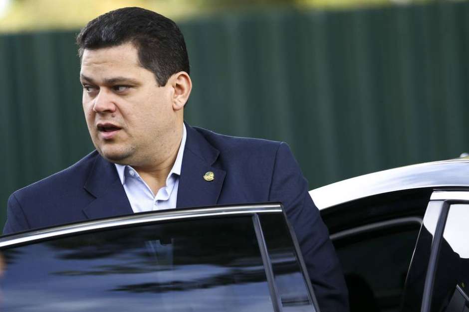 Presidente do Senado critica pronunciamento de Bolsonaro: “Grave”