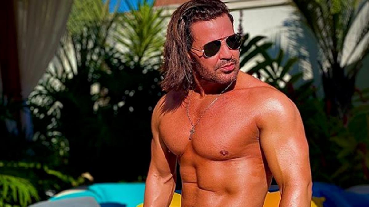 Eduardo Costa chora, quer parar carreira e se desculpa com Thaeme
