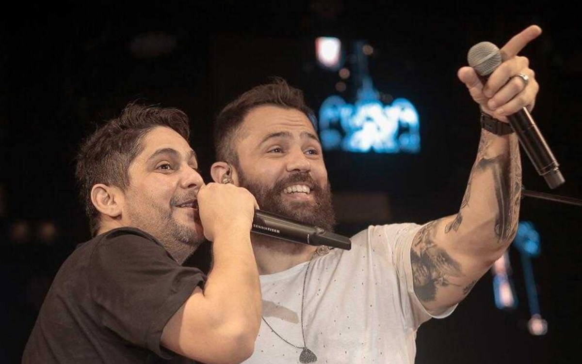 Dupla Jorge & Mateus faz primeira live-show em abril
