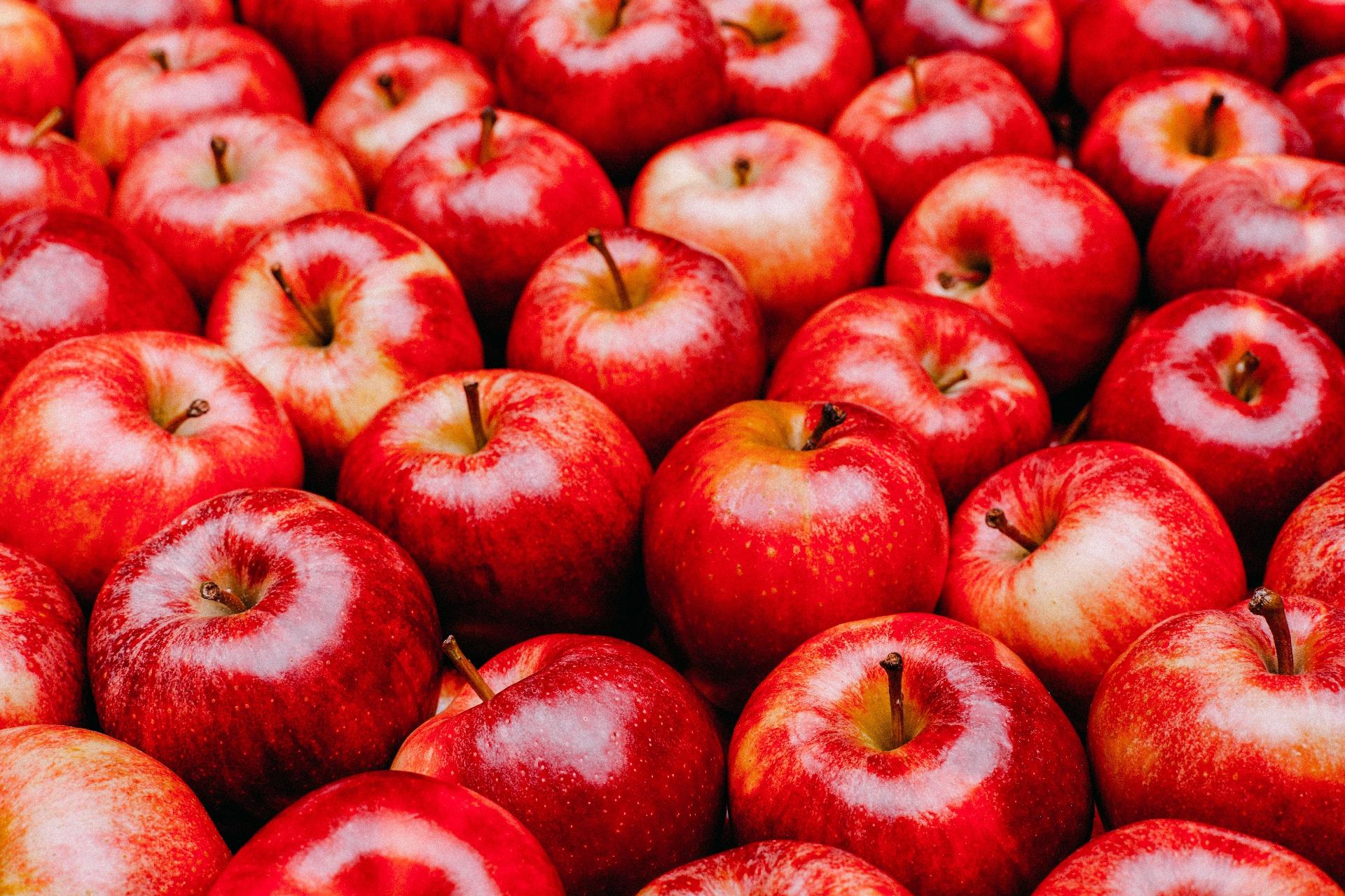 Aprenda a fazer sucos detox de maçã que ajudam a emagrecer