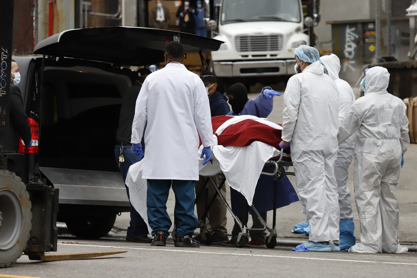 Número de mortes por Covid-19 nos EUA ultrapassa o da China