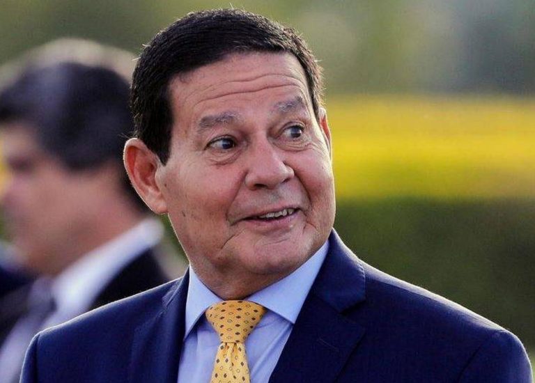 Mourão defende Copa América no Brasil, mas critica jogadores e técnico Tite