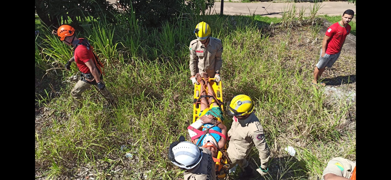 No AC, adolescente cai em poço de 15 metros enquanto soltava pipa e fica gravemente ferido