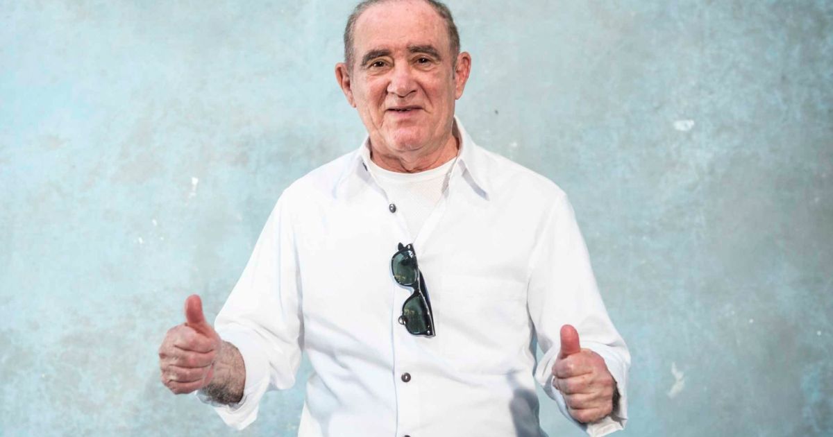 Renato Aragão pede otimismo e avisa que novo filme do Didi foi adiado