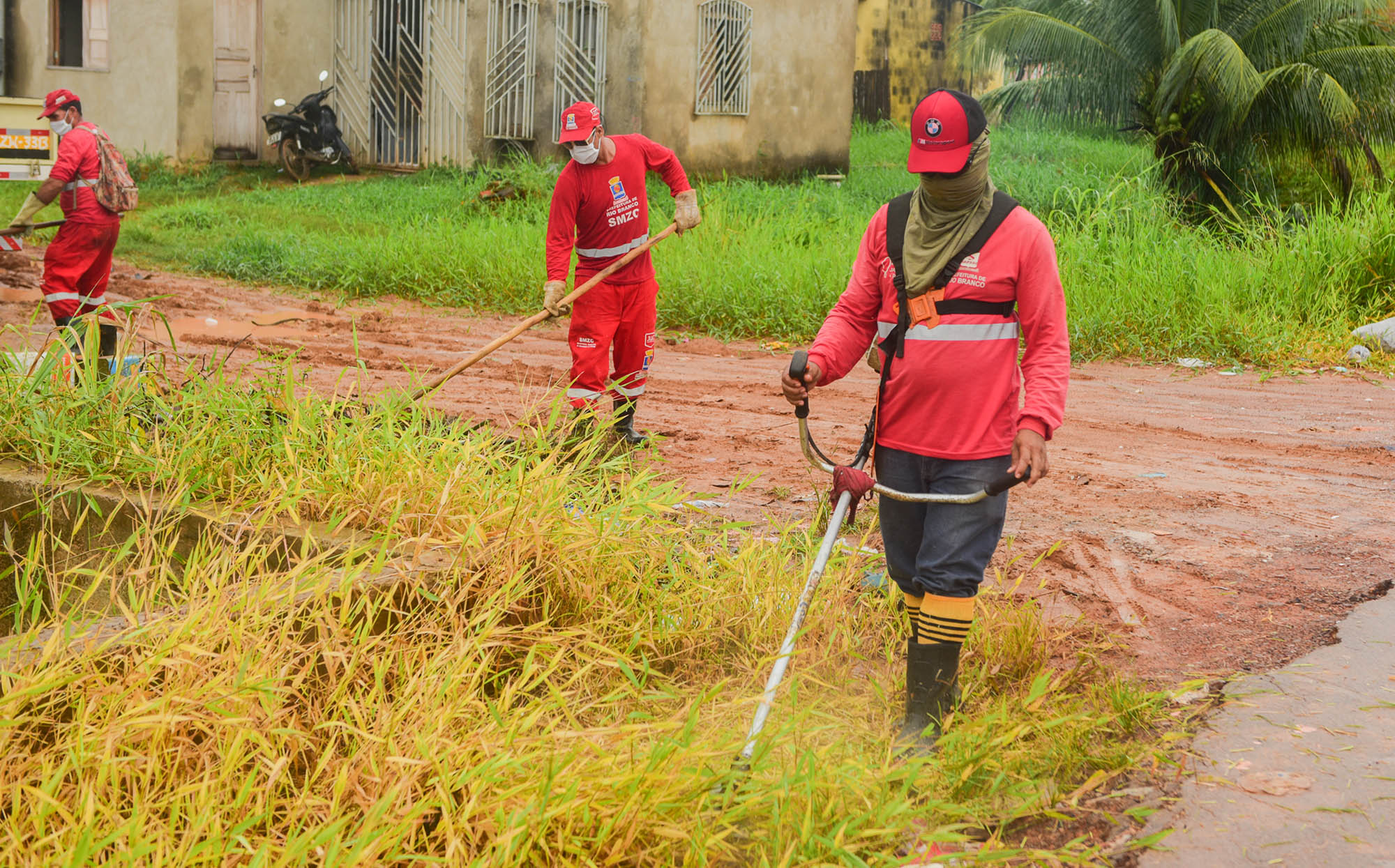 Prefeitura de Rio Branco realiza mutirão e monitora pontos da cidade após chuva