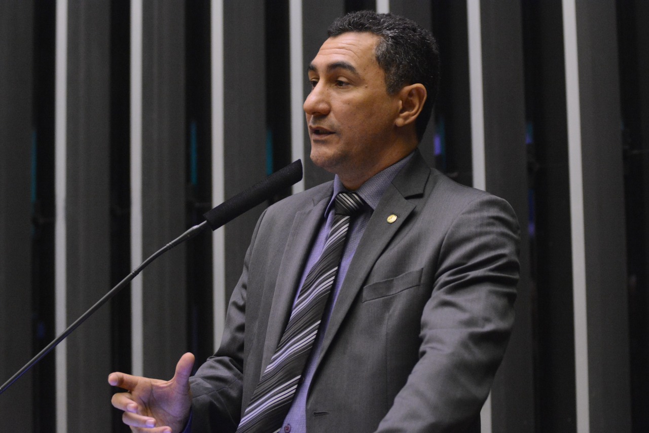 Jesus Sérgio vota favorável ao “Orçamento de Guerra” para combater o coronavírus