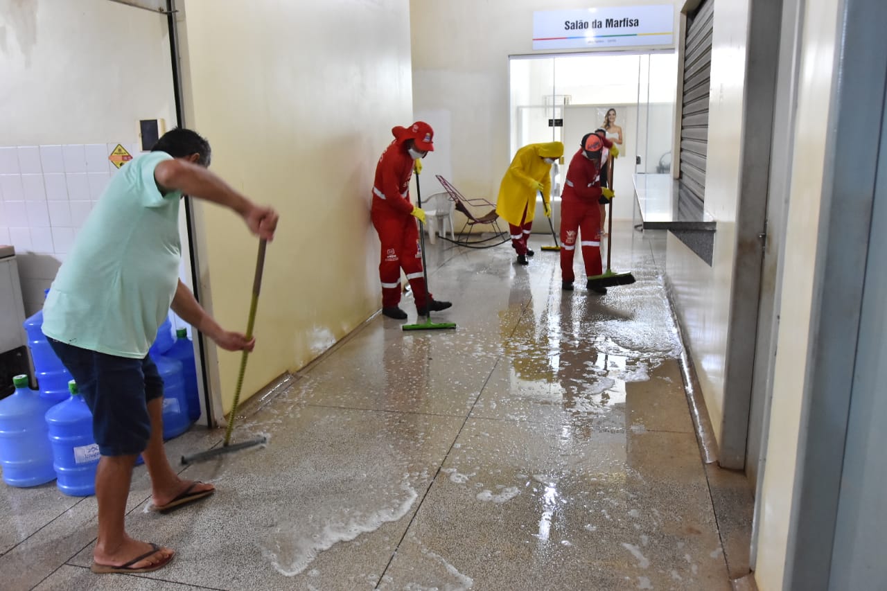 Prefeitura intensifica higienização de espaços públicos