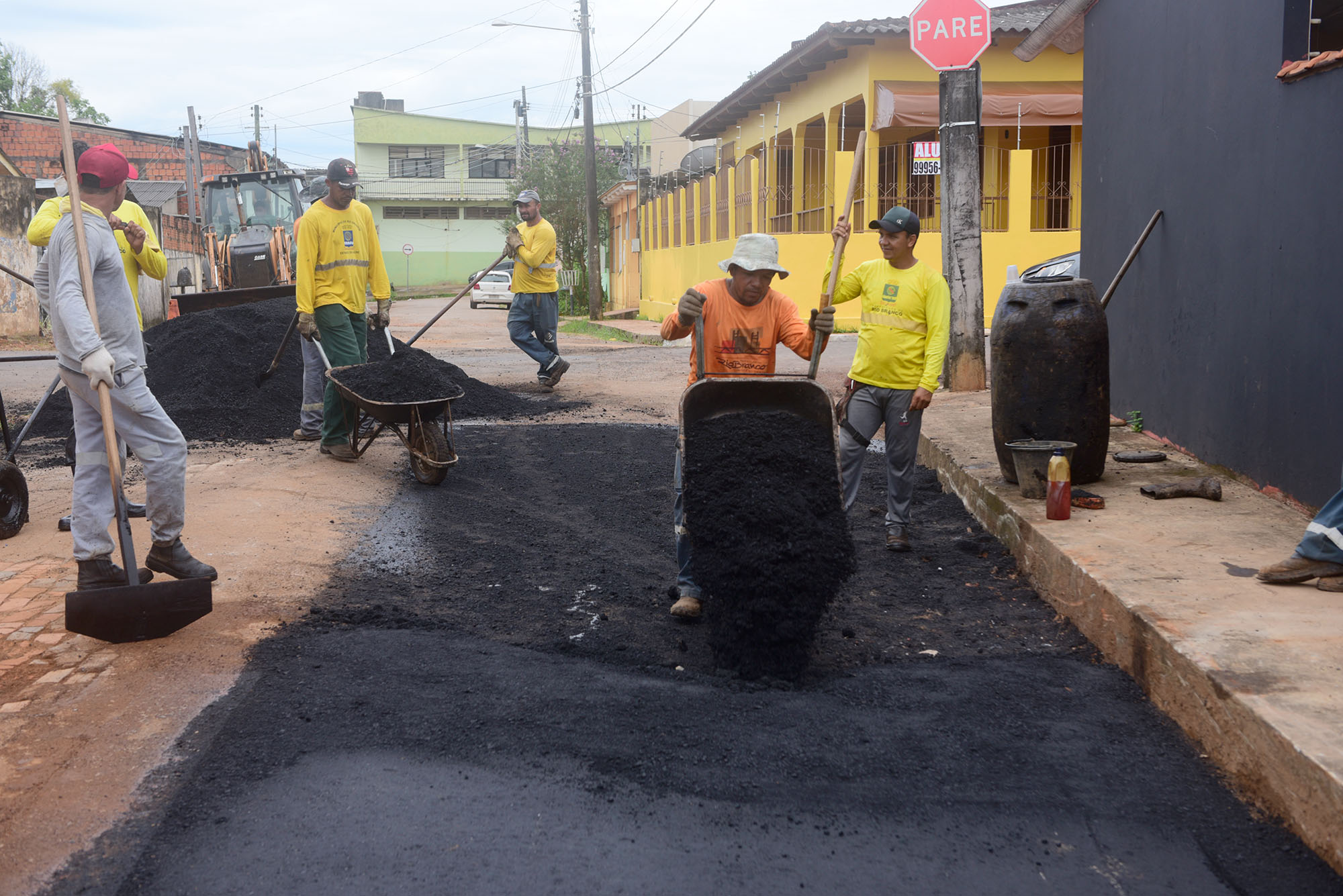 Prefeitura recupera ruas no Bosque e em outros 17 bairros de Rio Branco