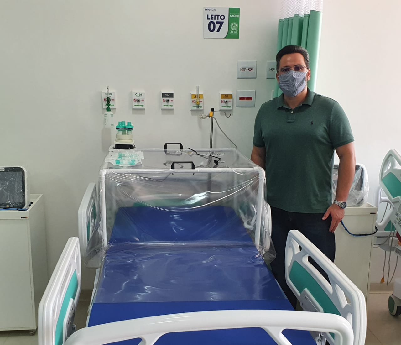 Alan Rick visita Into-Acre e conhece estrutura de atendimento a pacientes contaminados pelo Coronavírus