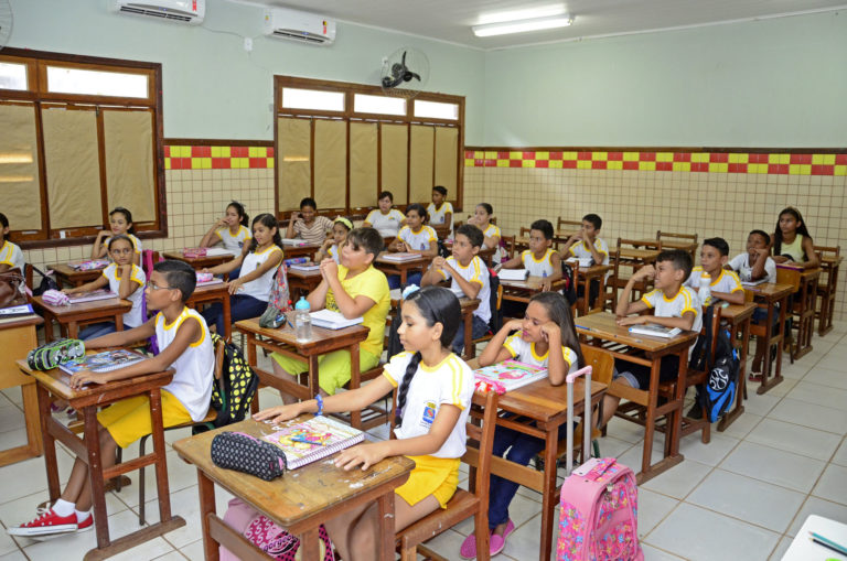 Dia do professor: No AC, profissionais usam redes para transpor pandemia e espalhar humor e nostalgia
