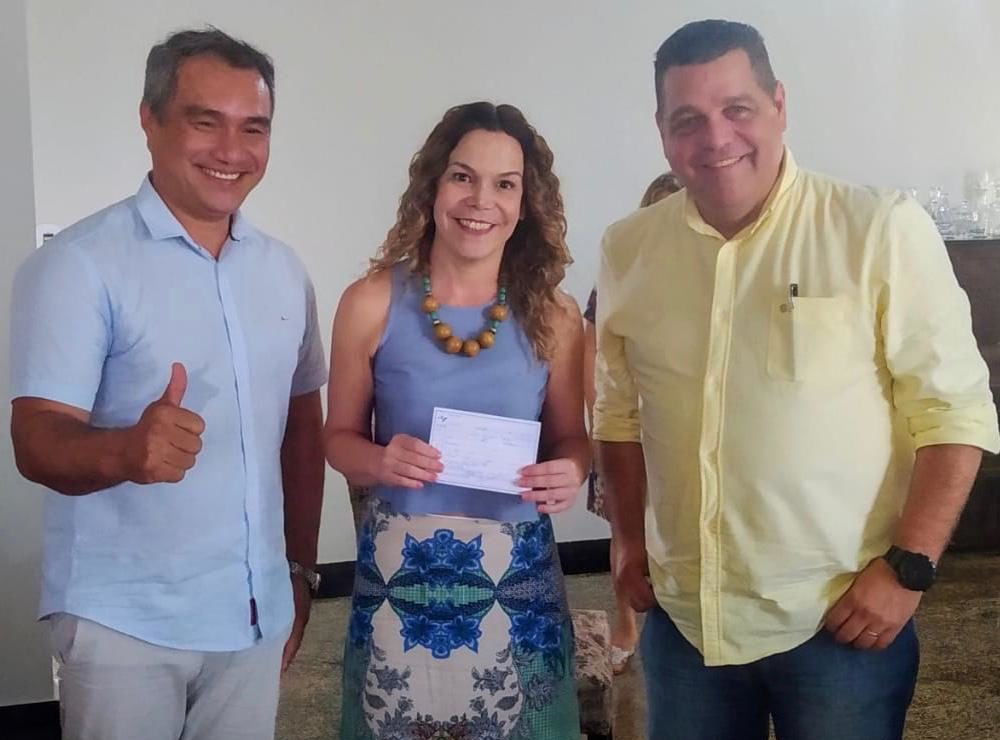 Ariane Cadaxo se filia ao PSDB e diz que tudo acontece na hora certa