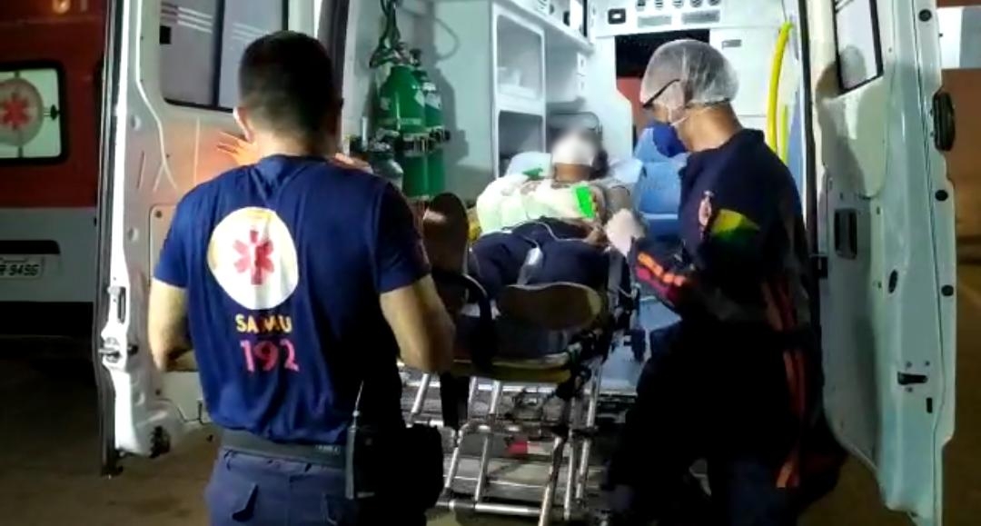 Criminosos em táxi ferem duas pessoas a tiros na Baixada da Sobral