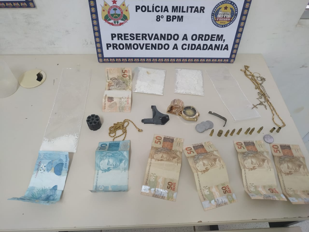 Polícia Civil e Militar realizam apreensão de droga e munições no Bairro Cristo Libertador