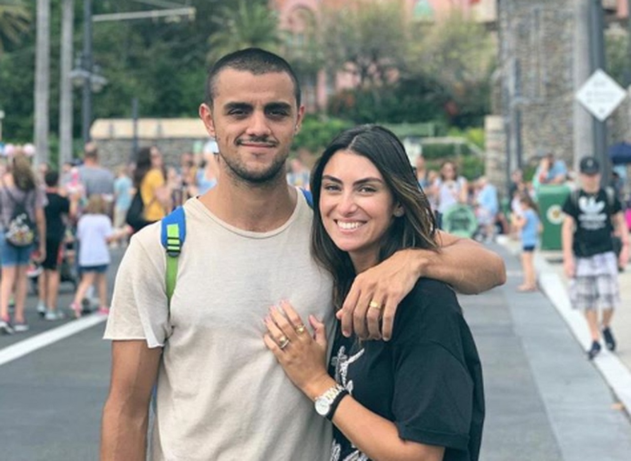 Felipe Simas testa positivo para o novo coronavírus e Mariana Uhlmann tranquiliza fãs