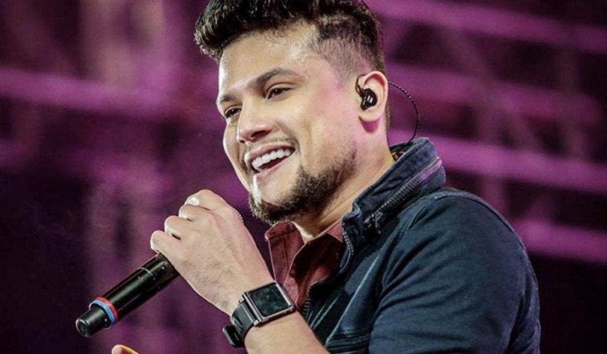 Israel Novaes e Jeito Moleque fazem lives neste dia 28