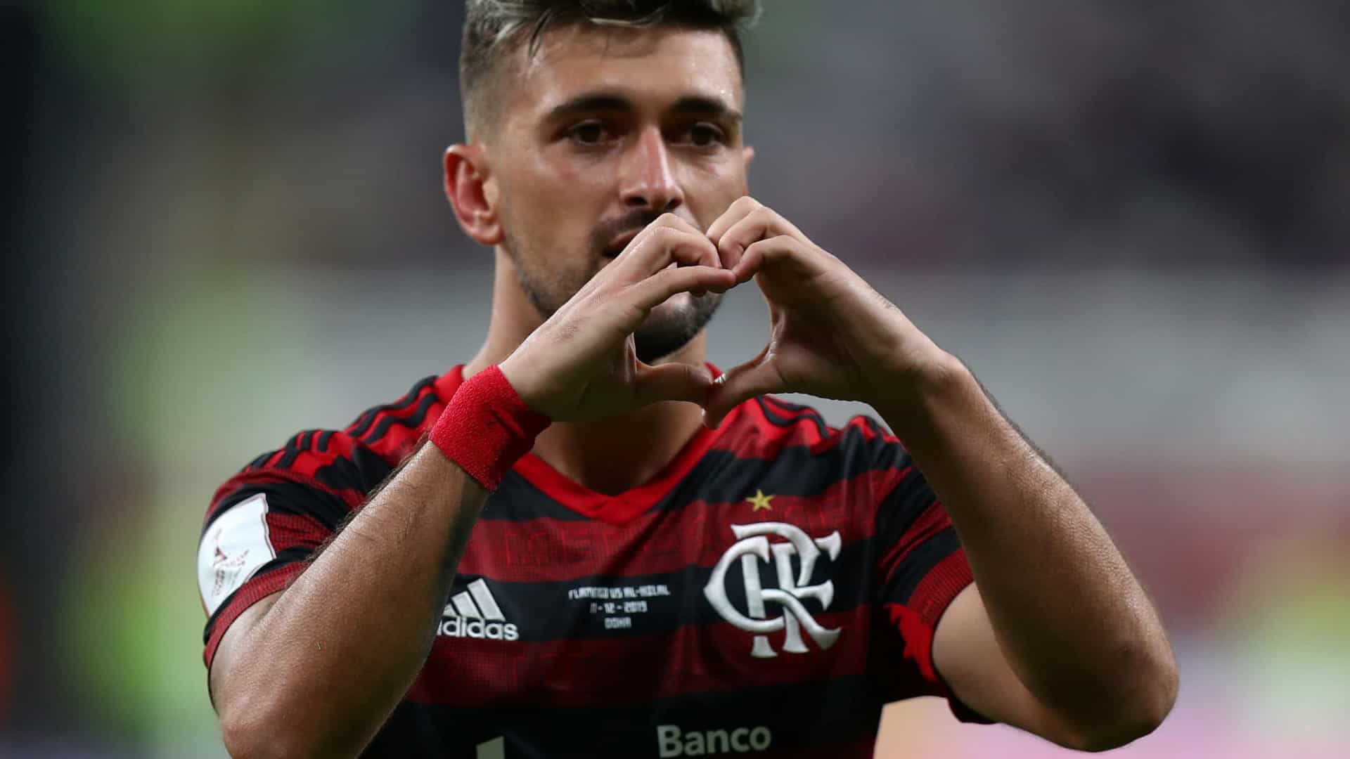 Arrascaeta diz que jogadores enxergam Jorge Jesus como um pai