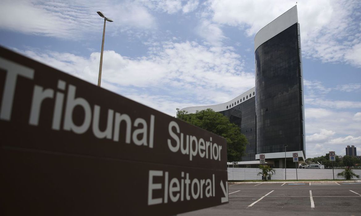 Prazo para partidos atualizarem lista de filiados termina nesta quarta
