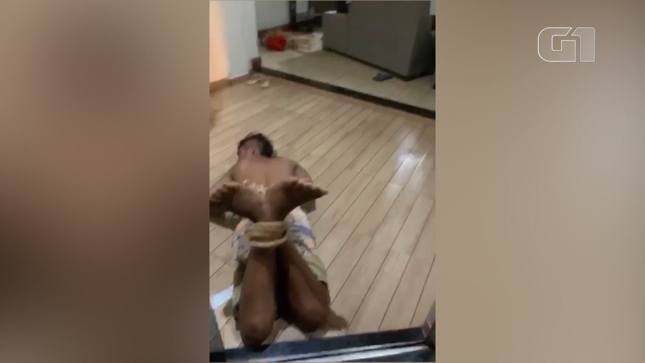Casa de cantor sertanejo é invadida por bandido durante live