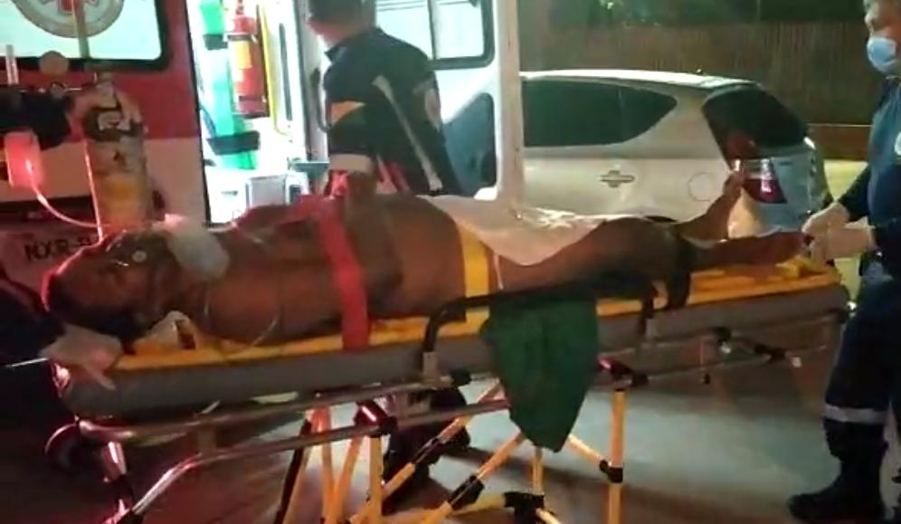 No Calafate, padrasto é esfaqueado por enteado e homem é baleado por criminosos
