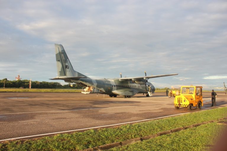 Bolsonaro comemora chegada de mais 8 mil comprimidos de cloroquina no Acre