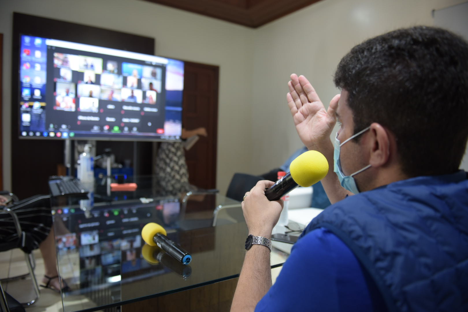 Gladson pede aval a deputados para criar instituto que dê garantias aos servidores do Pró-Saúde
