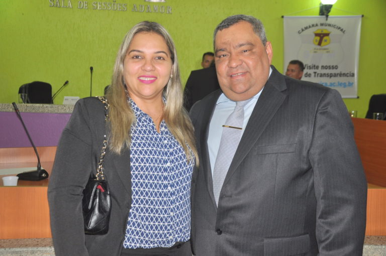 “Estamos te aguardando, te amo”, diz deputada Meire em declaração a Mazinho em redes