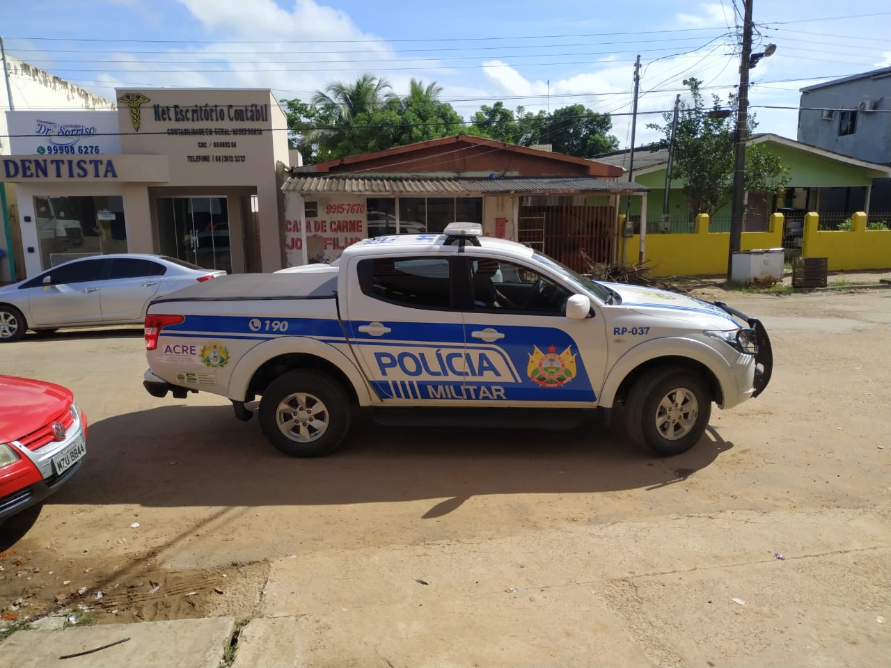 Com ciúmes da esposa, foragido da justiça tenta matar homem a terçadadas em Sena