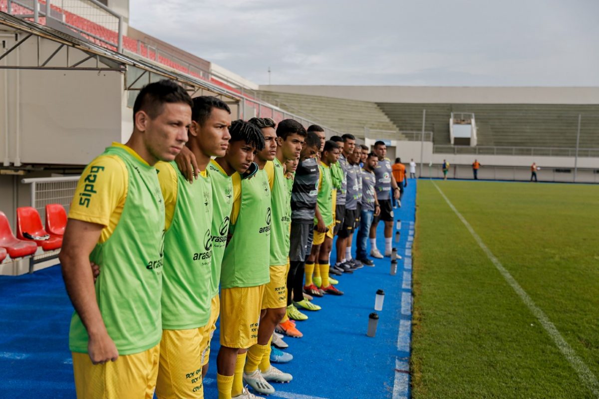 Galvez vai reformular elenco para o restante do Estadual