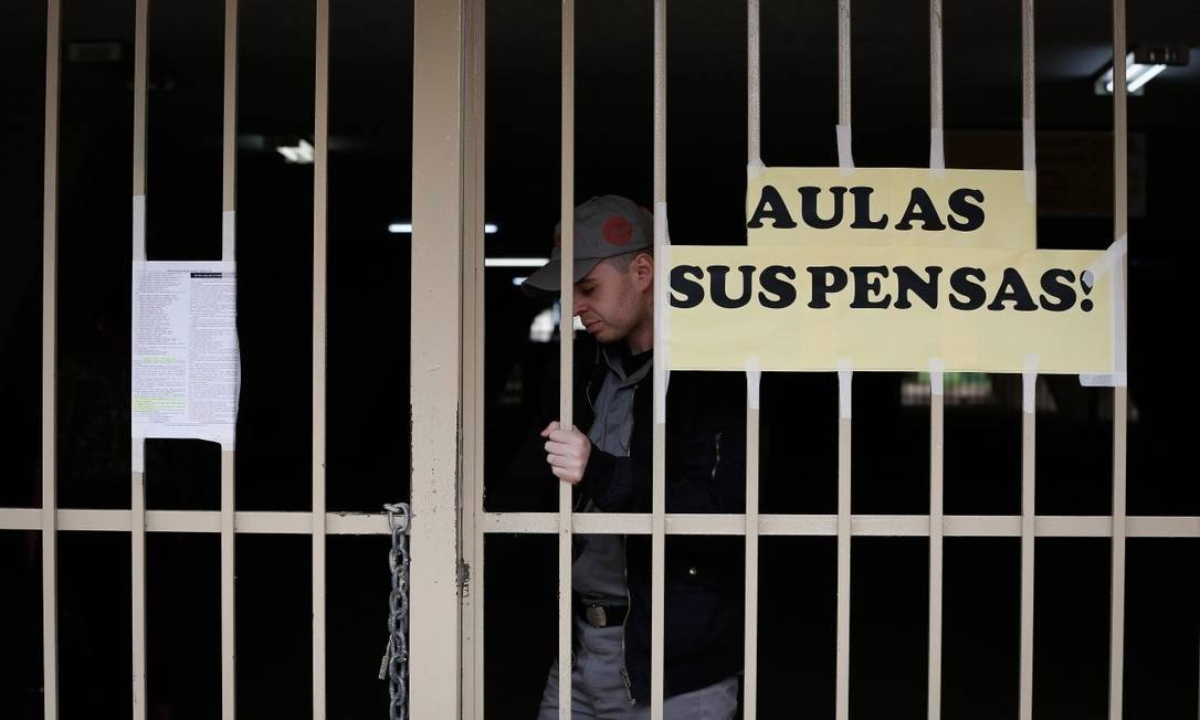 Volta às aulas: propostas vão de ‘apagar’ primeiro semestre a corte de carga horária