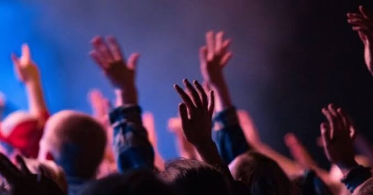 Cameli revoga proibição e igrejas e templos poderão abrir com 20% da capacidade