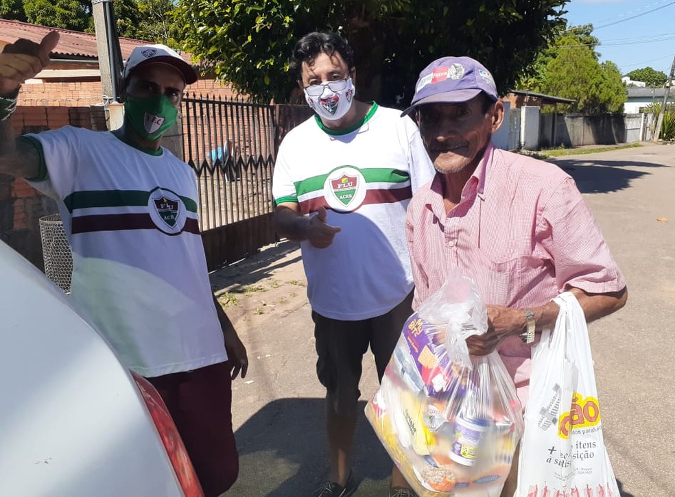 Torcida do Fluminense leva solidariedade a famílias vulneráveis em Rio Branco