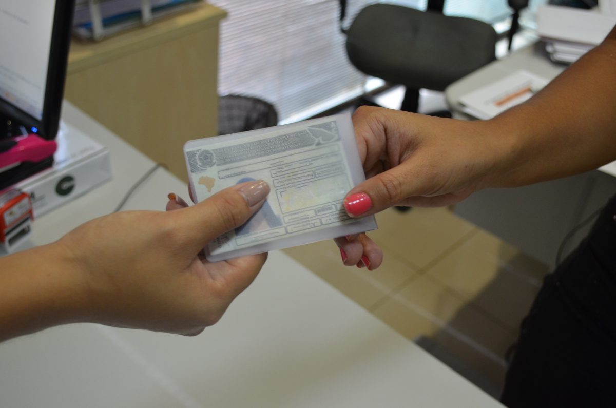 Motorista com CNH vencida durante a pandemia está isento de penalização