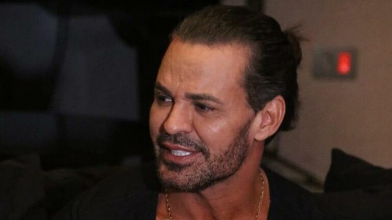 Eduardo Costa diz que sofre preconceito por ter muito dinheiro e desabafa