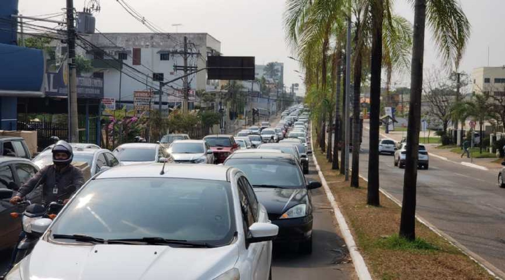 Carreata pedindo reabertura do comércio acontece nesta terça-feira em Rio Branco