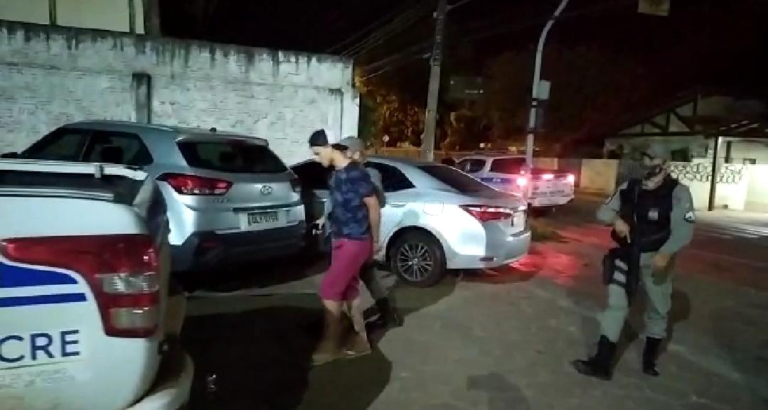 PM prende ‘olheiro’ de facção com arma de fogo no Recanto dos Buritis
