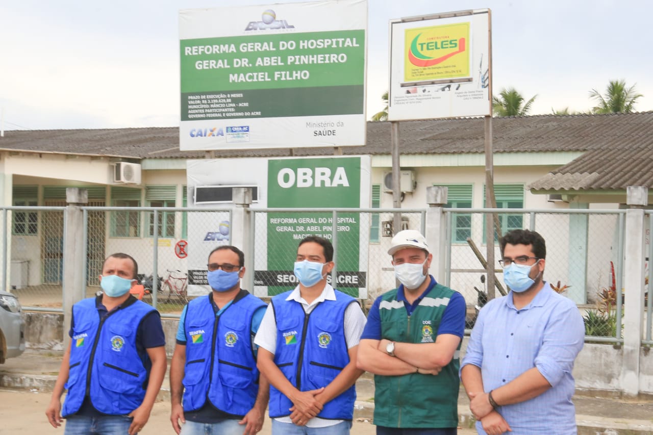 Gladson inspeciona obras de reforma e ampliação do Hospital Geral de Mâncio Lima