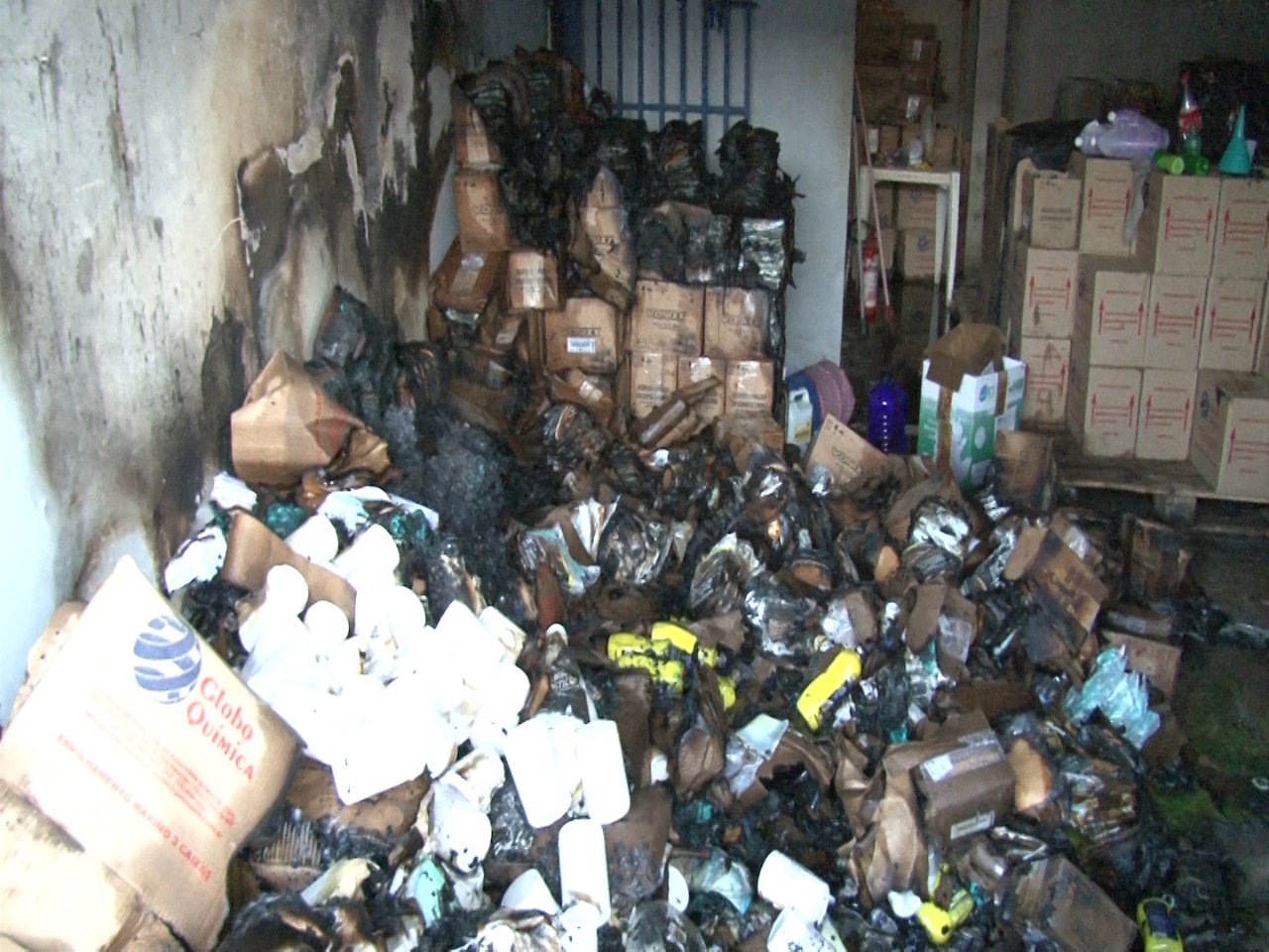 Criminosos incendeiam loja no bairro Conquista e causam prejuízo de R$ 70 mil