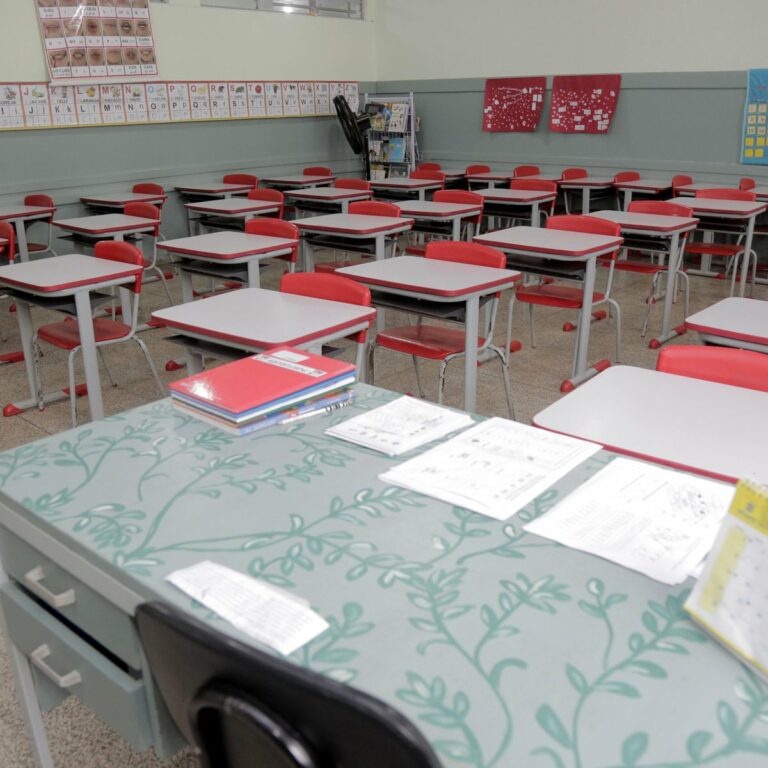 Greve da Educação, ruas vazias no AC, reajuste para servidores e mais: a quarta-feira no ContilNet