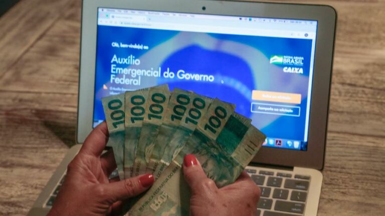 Auxílio emergencial com mais 6 parcelas até 2022