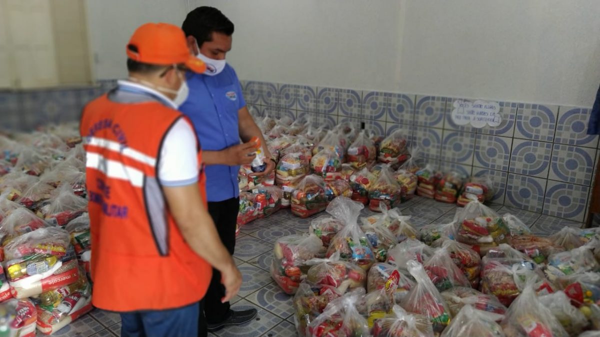 Famílias de baixa renda do Juruá recebem cestas básicas da Live Solidária