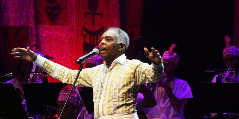 Lives desta quinta: Festival com Gilberto Gil, Anitta, Emicida, Jota Quest e mais shows