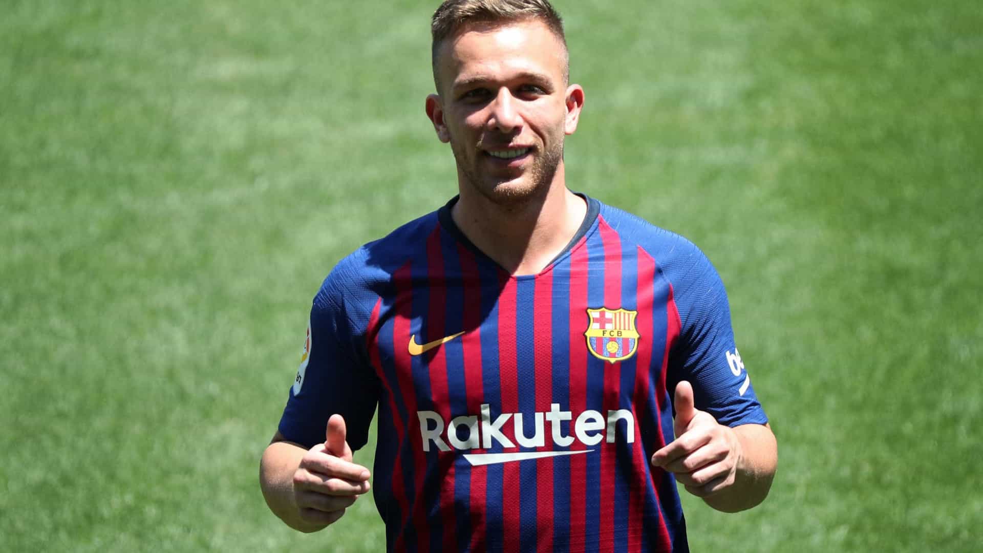 Barcelona vende Arthur para a Juventus por 72 milhões de euros
