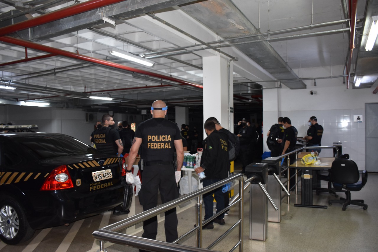 Operação da PF no AC mira funcionários públicos acusados de desvio de verbas do SUS