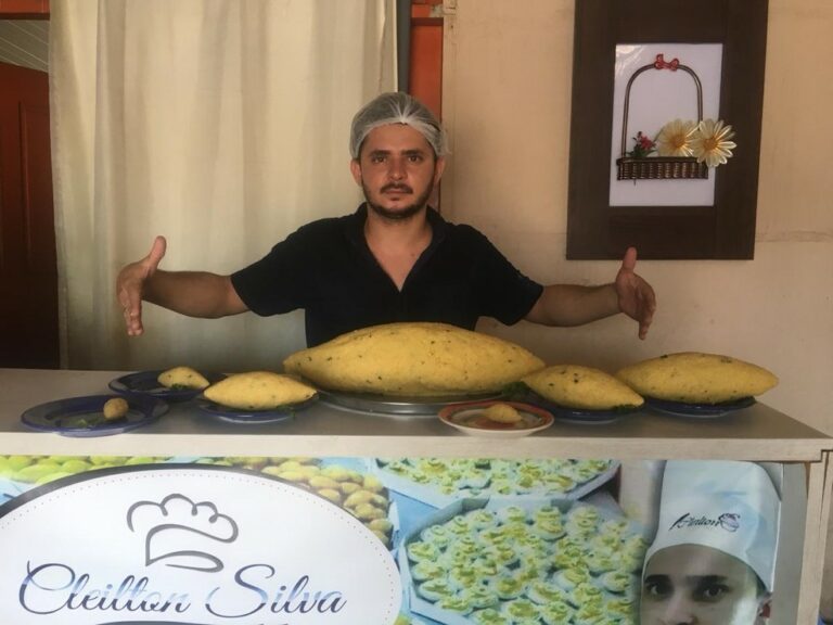 Cozinheiro do AC famoso por salgados gigantes tem equipamentos roubados e pede ajuda