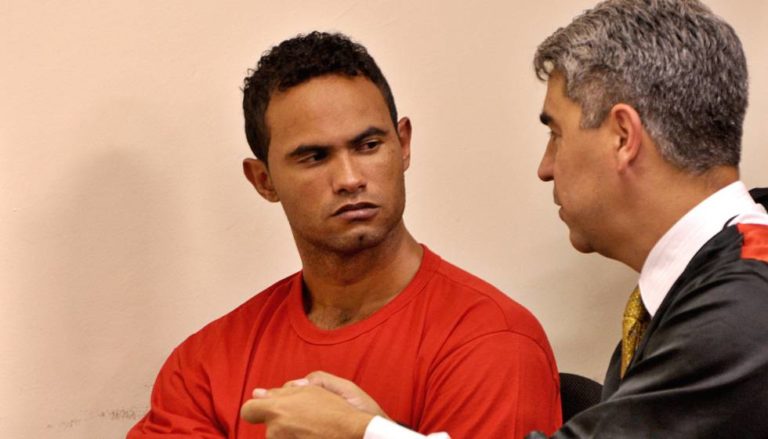 Grupo de mulheres do AC se unem contra contratação do goleiro Bruno: “É um desrespeito” 